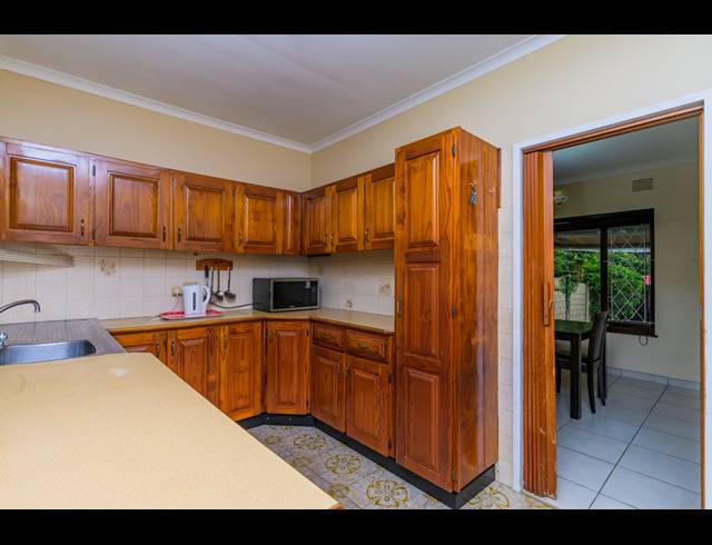 3 BEDROOM TOWNHOUSE FOR SALE IN THE WOLDS